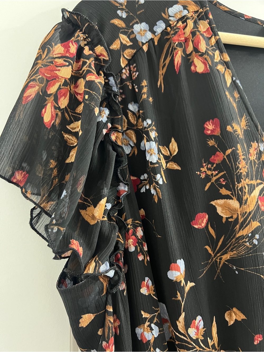 🍂 Black Fall Floral V‑Neck Smocked Waist Maxi Dress- 1x - Picture 5 of 10